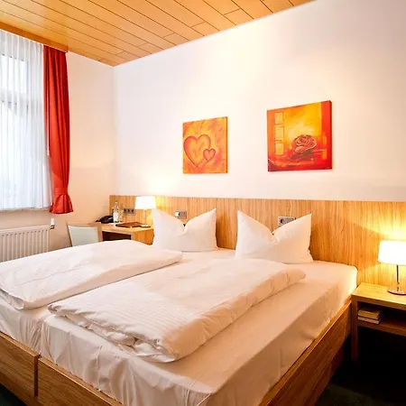 シャパー 3* ツェレ