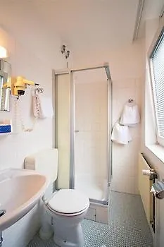 沙佩尔酒店 3* 策勒